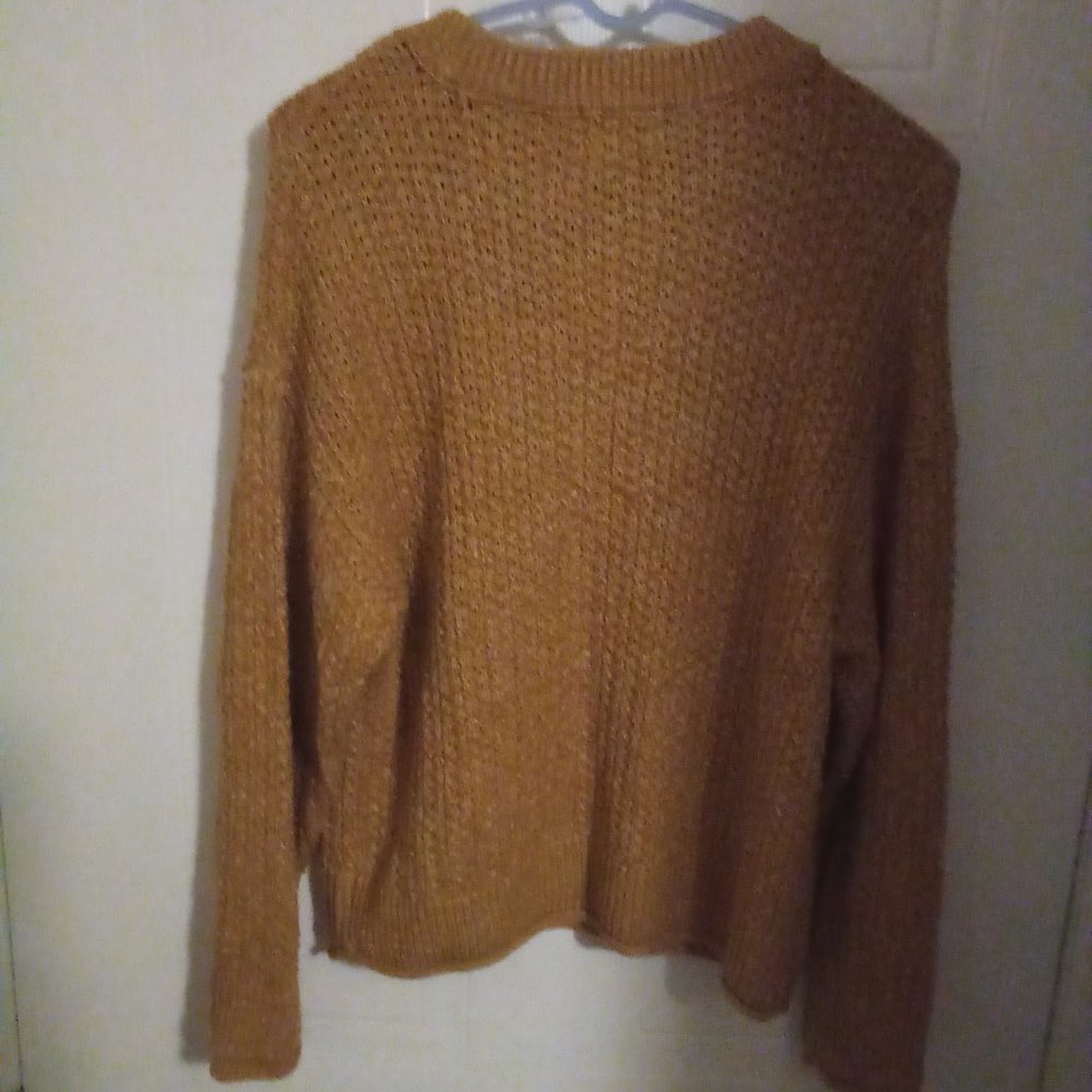 Universal Thread - Picture 2 of 3